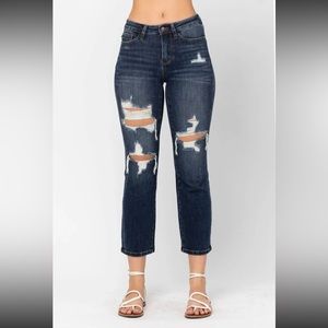NWOT Judy Blue Mid-Rise Ripped Cropped Straight Leg Jeans